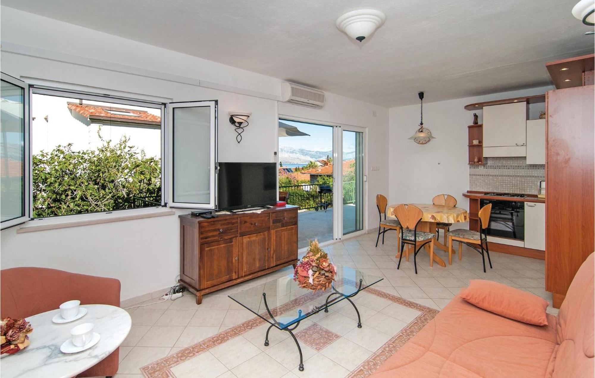 3 Bedroom Cozy Home In Supetar Exterior photo